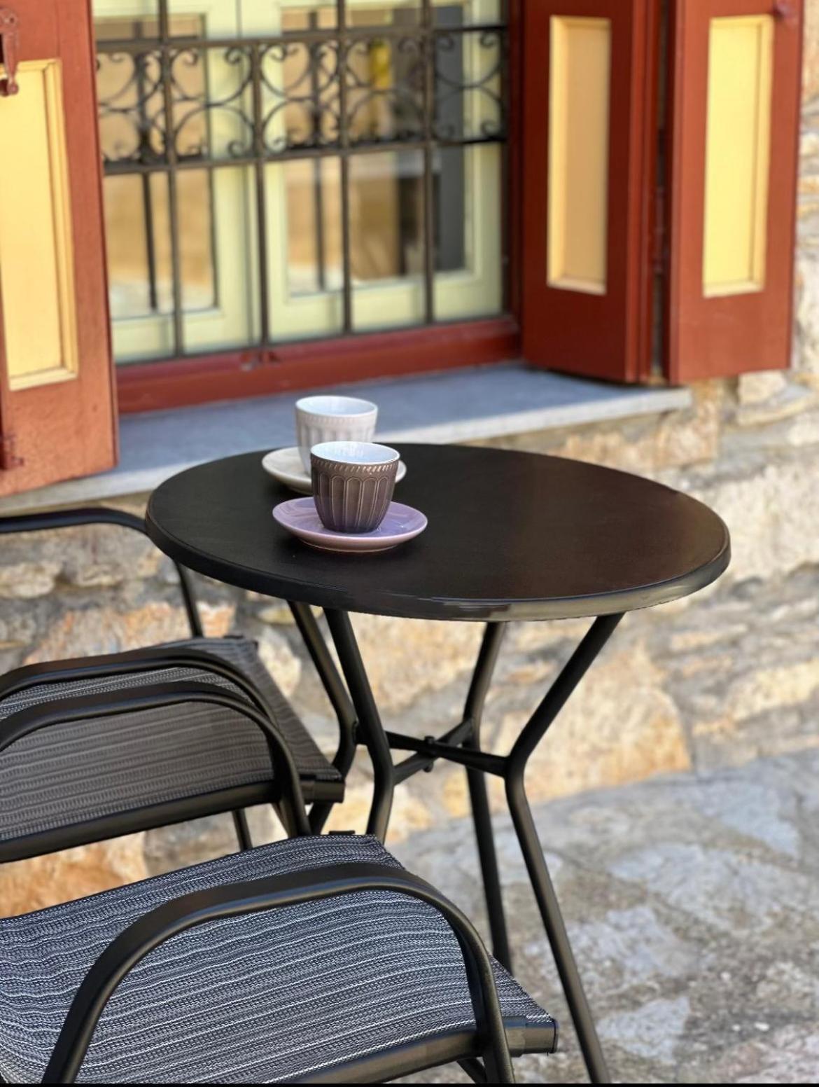 Stone Steps Apartment *