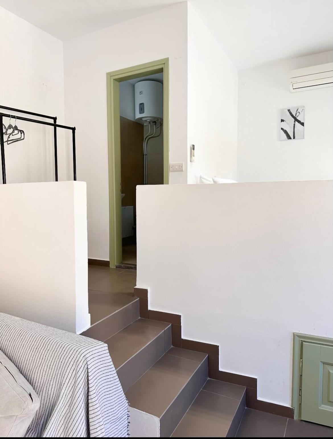 Apartment Stone Steps *